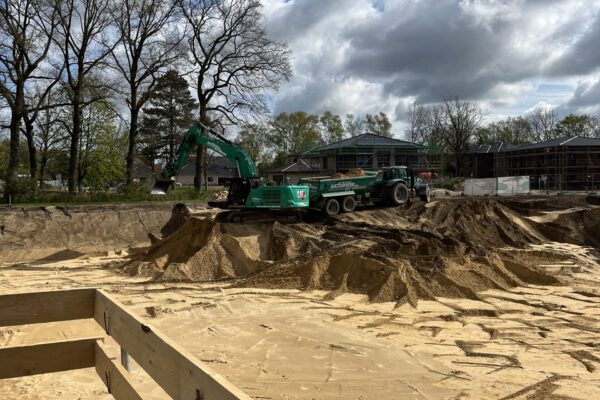 Baustart-und-Bau-der-Tiefgarage-1-Sandgrube